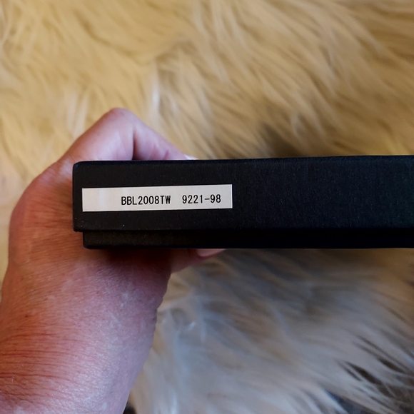 NIB Burberry Hand Towel - Picture 5 of 5